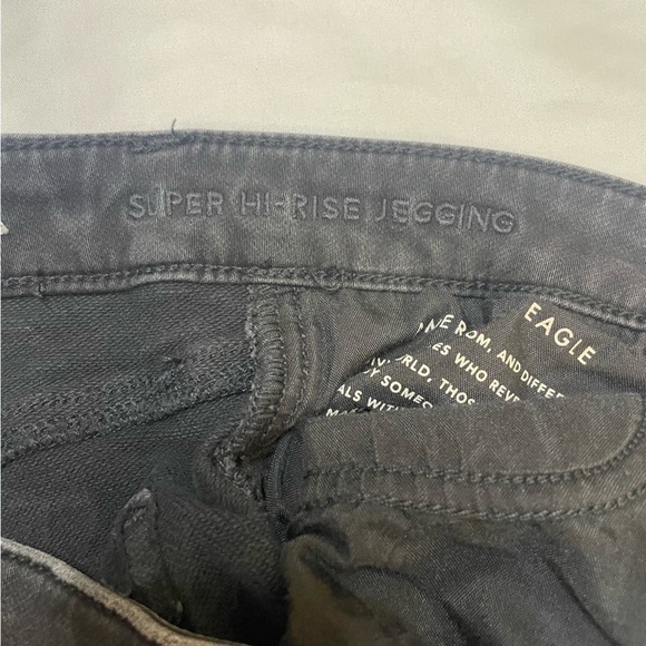 American eagle next level stretch size 6 black super highrise distressed jegging - Picture 7 of 7